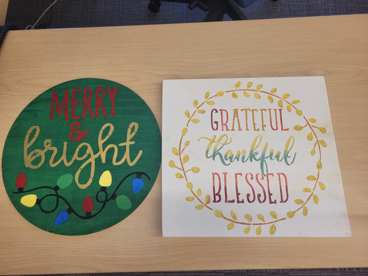 Wood signs Merry & Bright and Grateful Thankful Blessed
